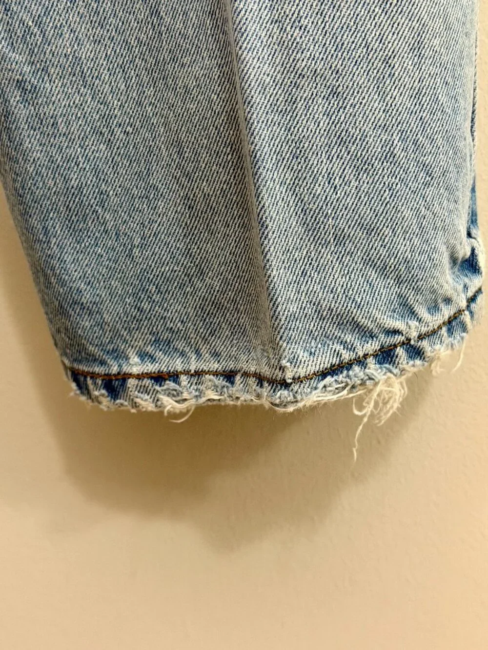 Levi’s 550 Relaxed Fit Jeans W33 L32 • Heavy Distress • Vintage • Authentic Wear